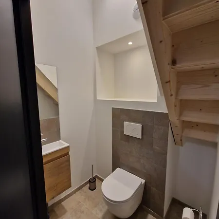 Holiday home Maison Agreable En Pierre Montagne (Gironde)