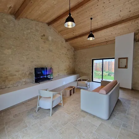 Maison Agreable En Pierre